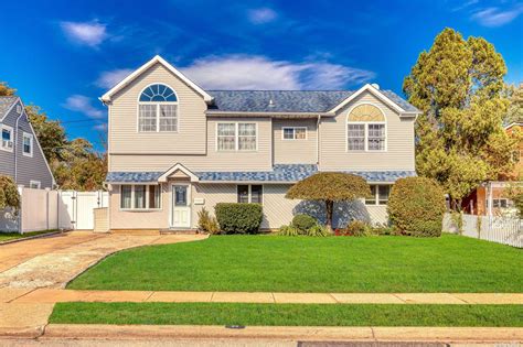 Based on Redfin's Orland Park data, we estimate the home's value is 430,684. . Sunrise ln
